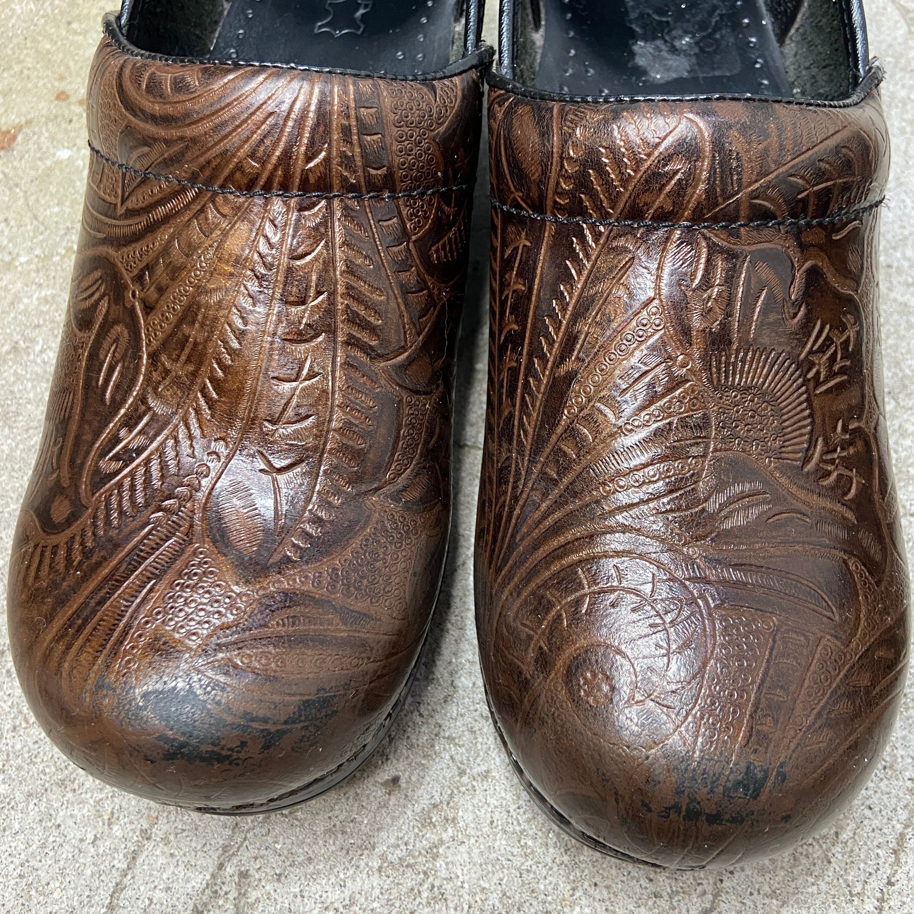 送料無料』dansko ダンスコ 型押しレザーサンダル プロフェッショナル