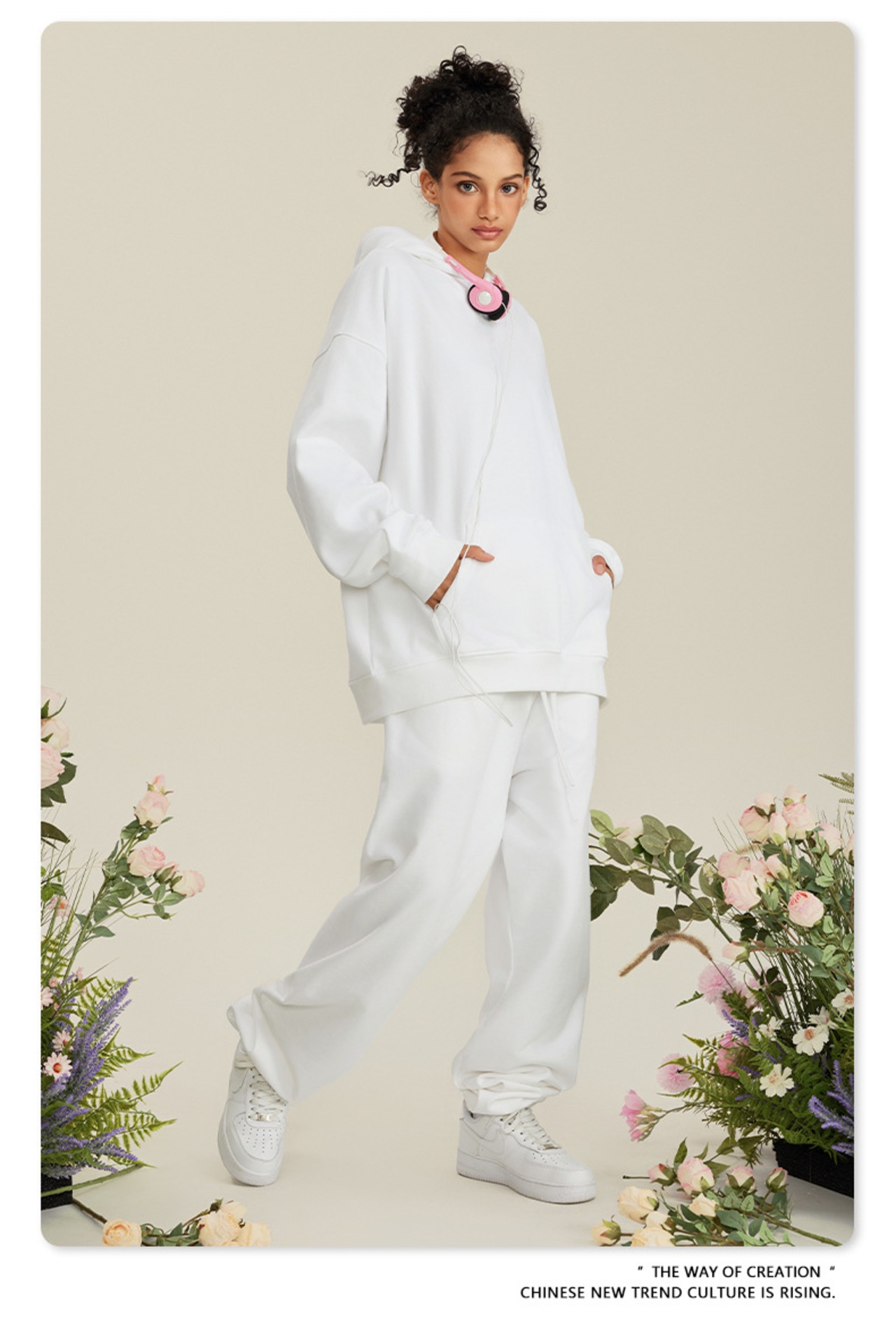 人気商品フード付きスウェット