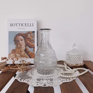 ボックステイル型フラワーベース