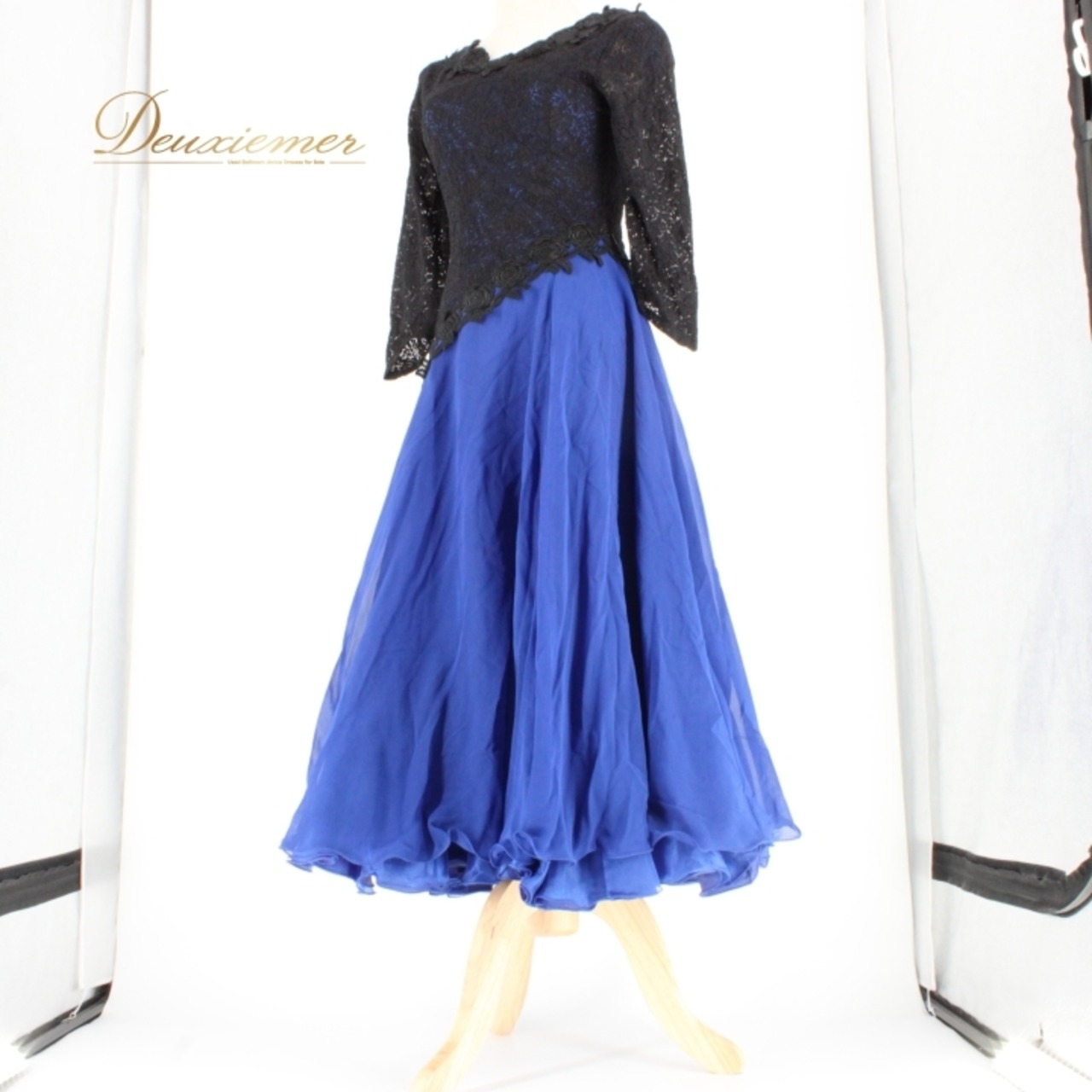 社交ダンス 衣装 スタンダード ドレス ワンピース パーティドレス スタンダードドレス 青 黒 ブラック系 ブルー系 花柄 レース 長袖 二重スカート ボリューム 優雅 動き ファスナー 伸縮性 肩パッド ポリエステル