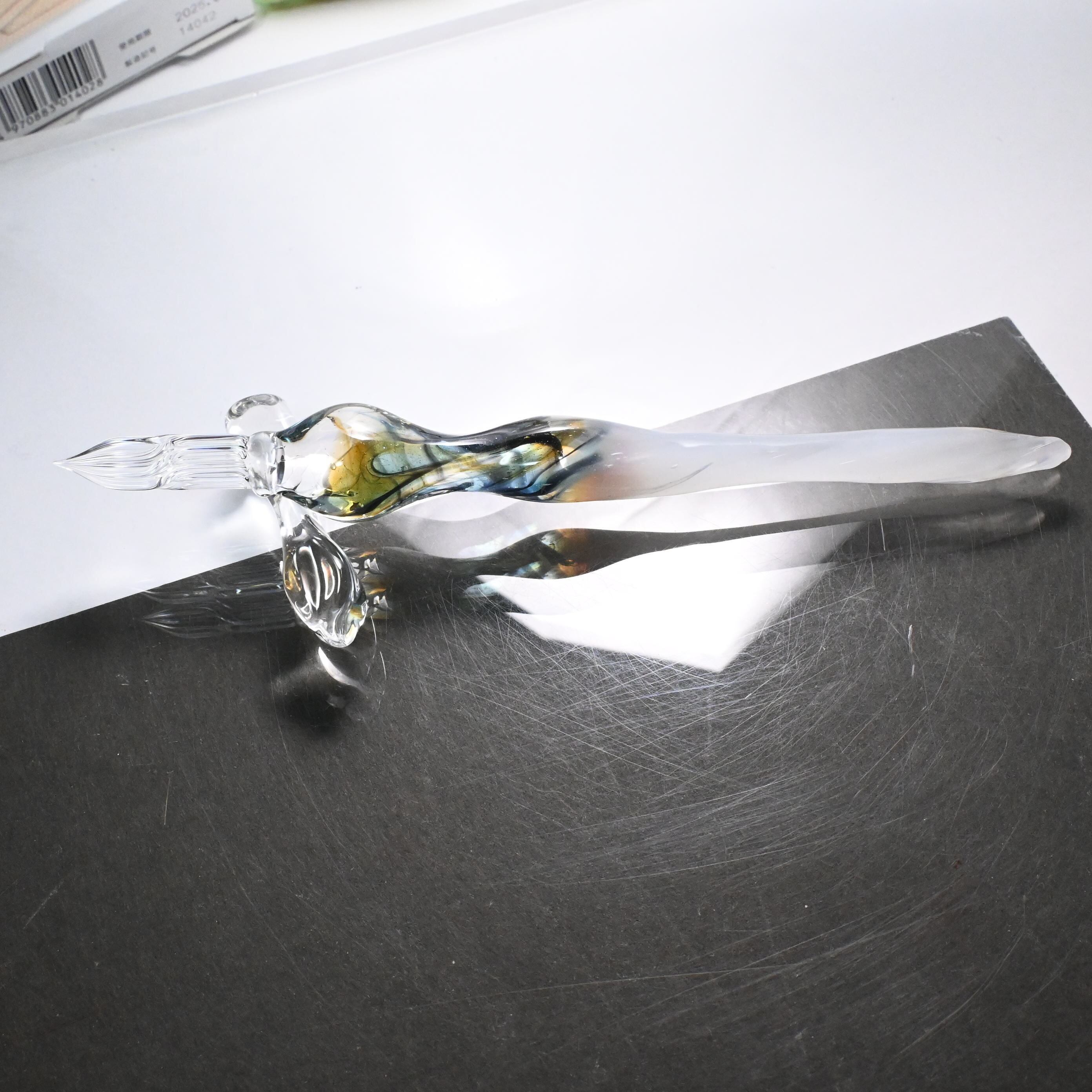 インクと白のガラスペン | ガラス工房IDIC