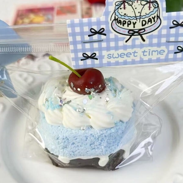 水感スクイーズ チェリーソルトケーキ スクイーズ squishy おもちゃ 超