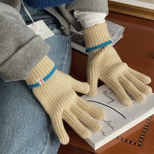 Color scheme ribbed knit glove