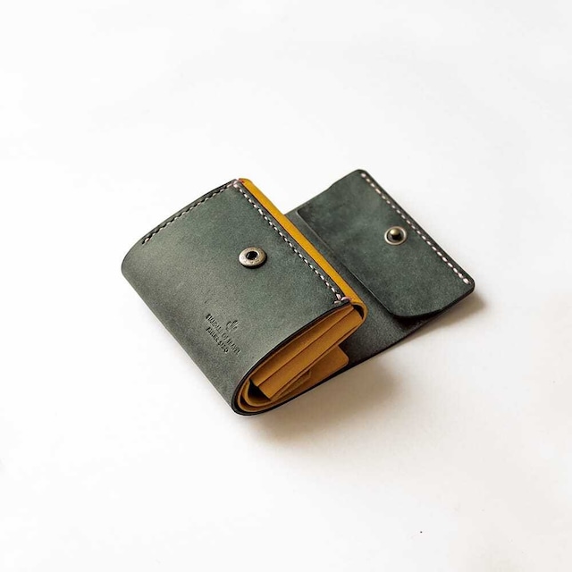 使いやすい 三つ折り財布 【 グリーン × イエロー 】 レディース メンズ ブランド 鍵 小さい レザー 革 ハンドメイド 手縫い