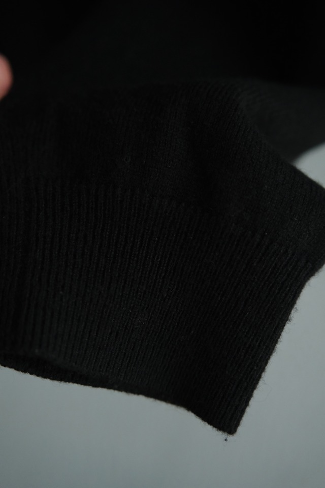 Utah／"J.CREW" v-neck cashmere sweater／ black