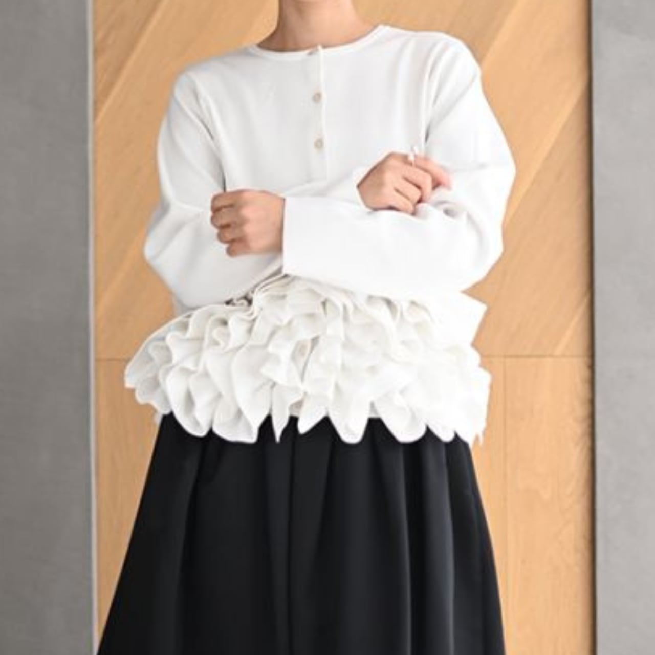 Frill Long Sleeve Short Cardigan L00638