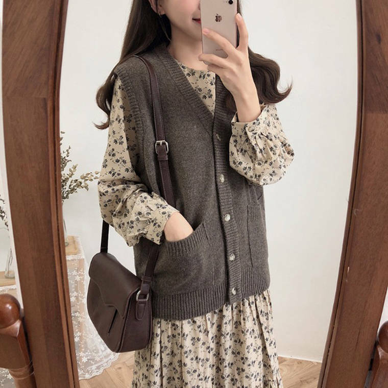 送料無料 レトロガール 小花柄 ティアード ワンピース ニット ベスト セットアップ Lamitte Deco トレンド 韓国ファッション ショップ Base店