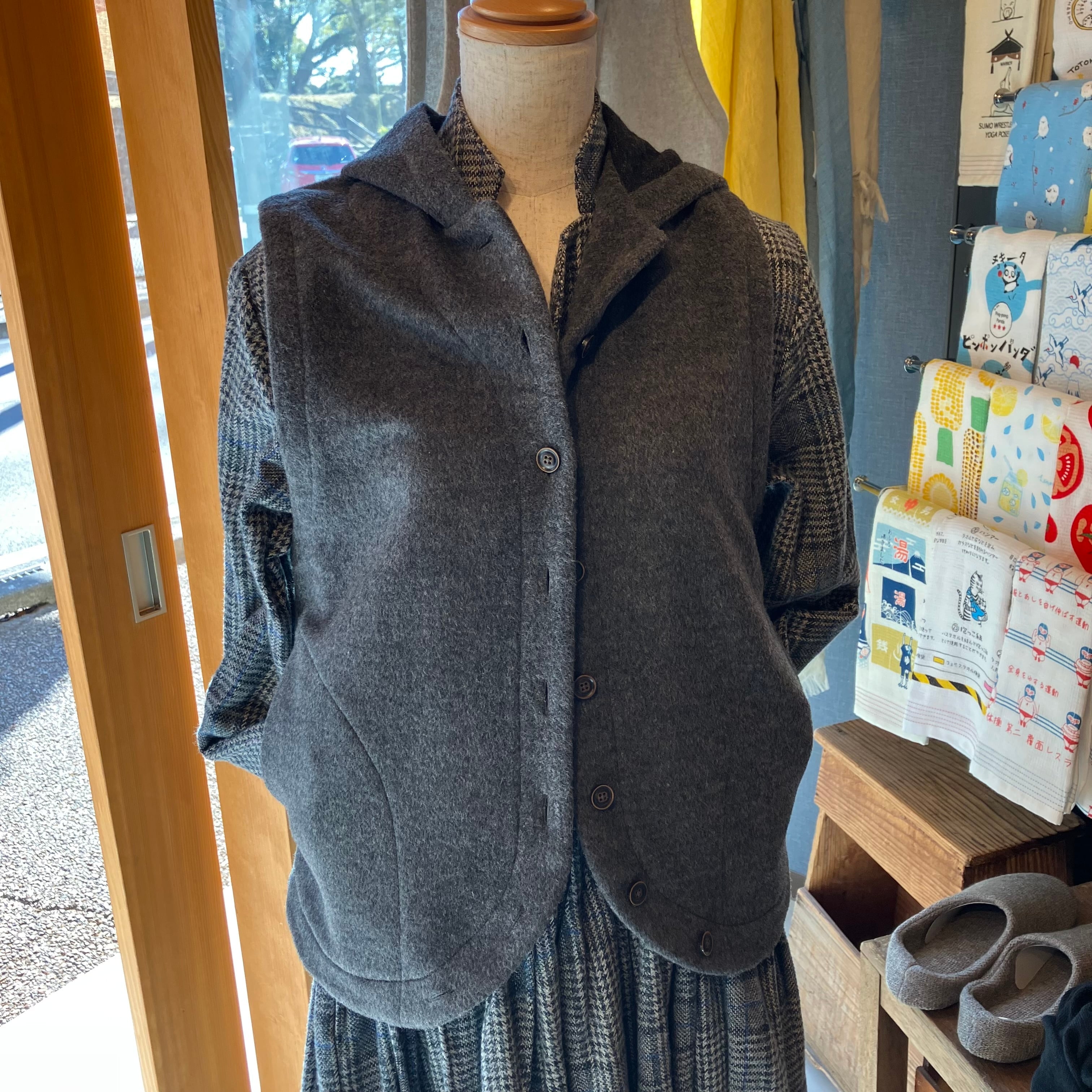 フードラウンドベストウール 杢グレー Sa-Rah