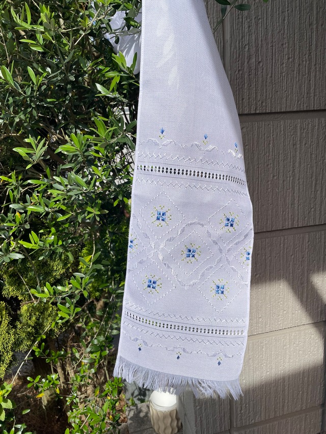 ウクライナ伝統手刺繍祭具タオル「ルシニク」