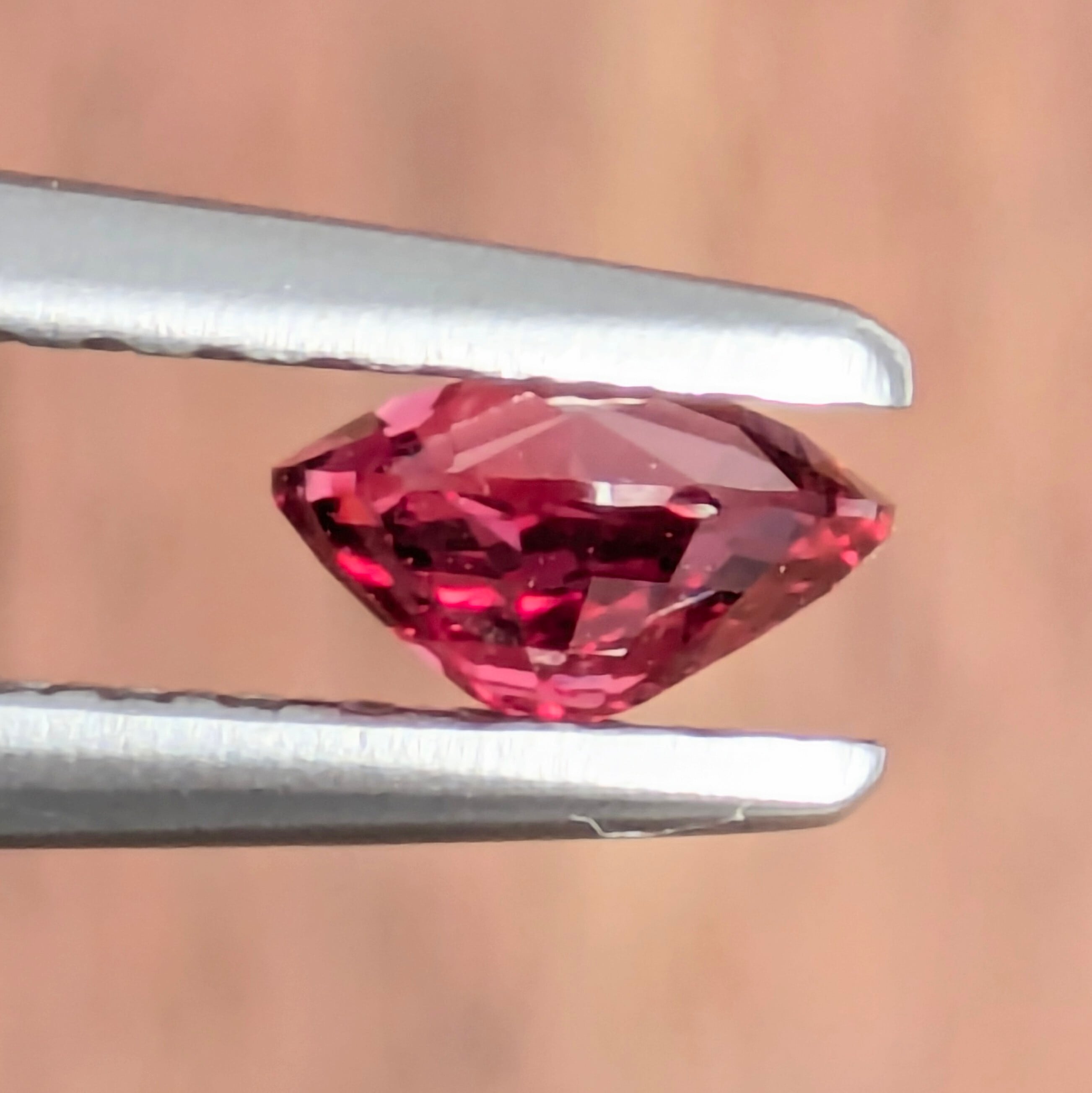 ピンクスピネルルース ミャンマー・モゴック産【0.389ct】PRO208104