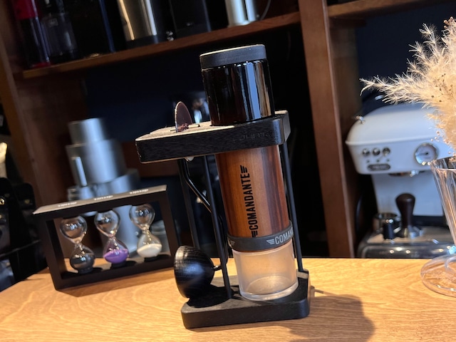 Coffee grinder stand for Comandante C40,C60 "TETUKURO"