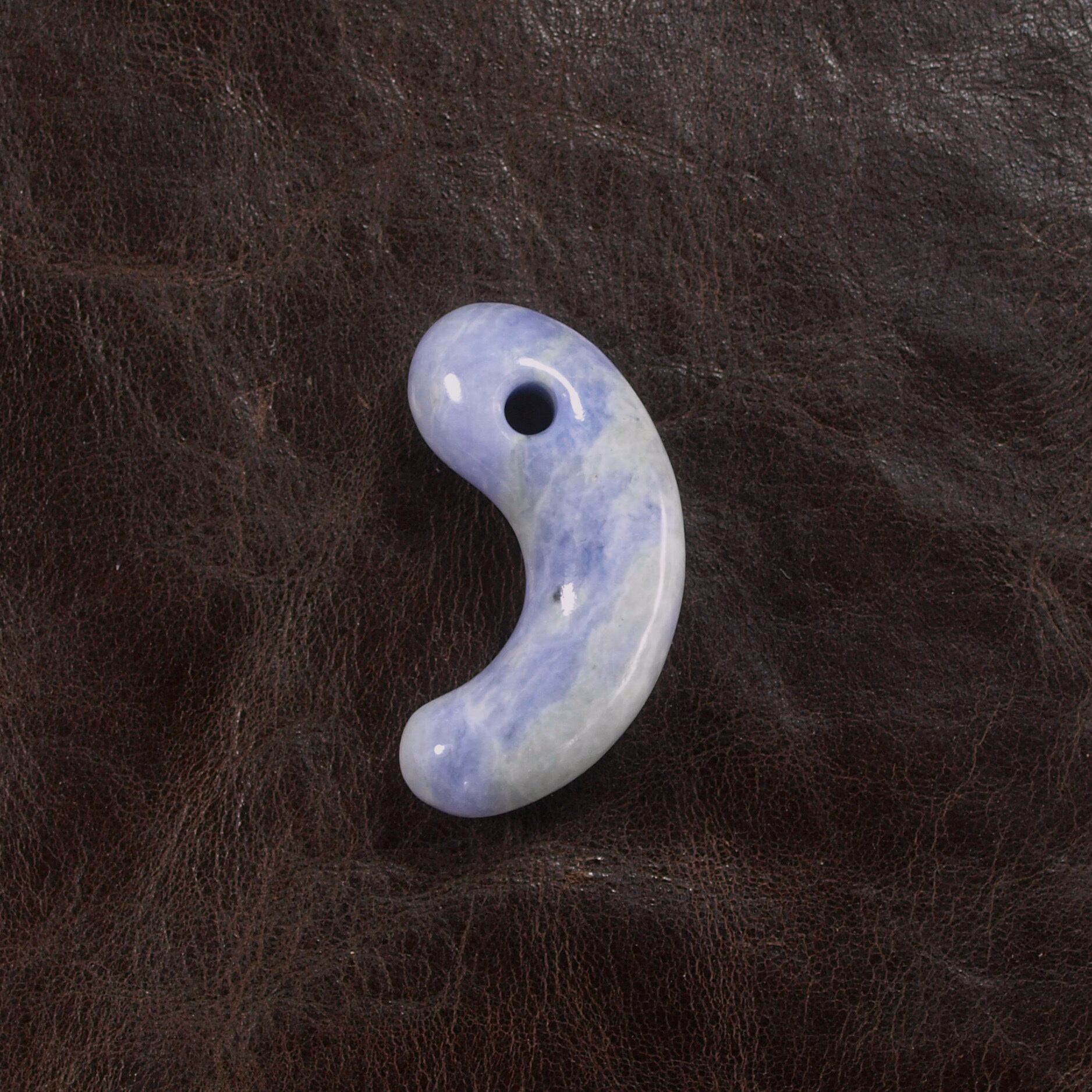 糸魚川翡翠 ラベンダー ヒスイ すみまがたま 勾玉 8.1g Lavender