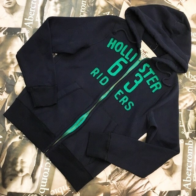 HOLLISTER　MENS　ＺＩＰパーカー　Ｍサイズ