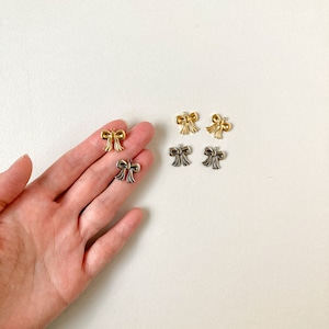 フリルリボンのステンレスチャーム