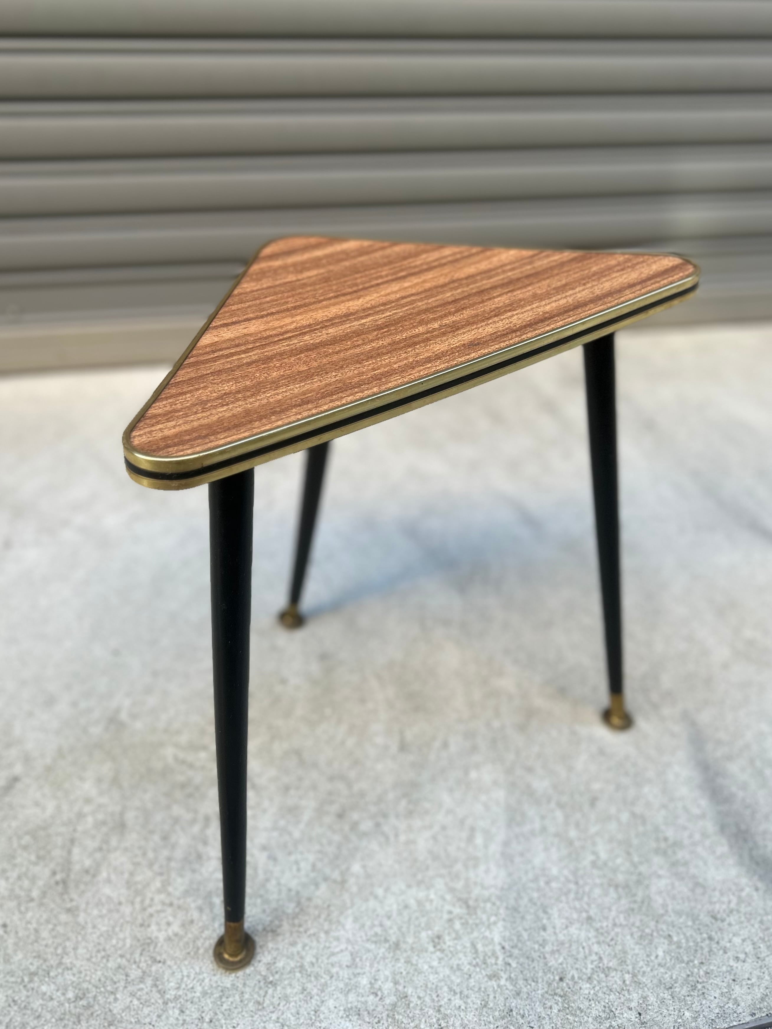 MIDCENTURY TRIANGLE SHAPE VINTAGE SIDE TABLE