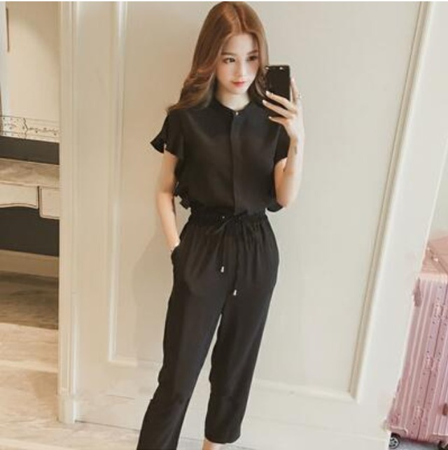 全3色 黒 セットアップ レディース 夏 カジュアル きれいめ おしゃれ 2点セット パンツセット クロップドパンツ ブラウス かっこいい エレガント 着回し オフィスカジュアル 半袖 フリル 大きいサイズ ピンク ブルー ブラック 春夏 秋 代 30代 40代 50代 Like Fashion