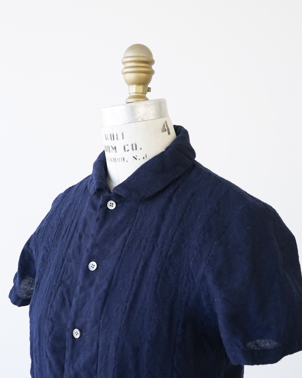 〈robe de chambre COMME des GARCONS〉Frilly Shirt
