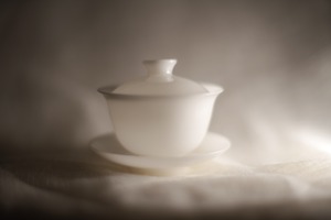 ＜予約商品＞氷種白磁蓋碗＜徳化窯＞（満水約80cc、実用容量約65cc）（1月中旬発送予定）