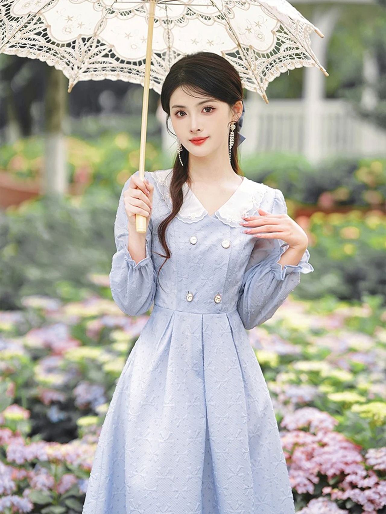 【0124】Embossed Ribbon Lace Long Sleeve Dress