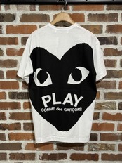 【PLAY COMME des GARCONS】T353 黒ハートバックプリント TEE
