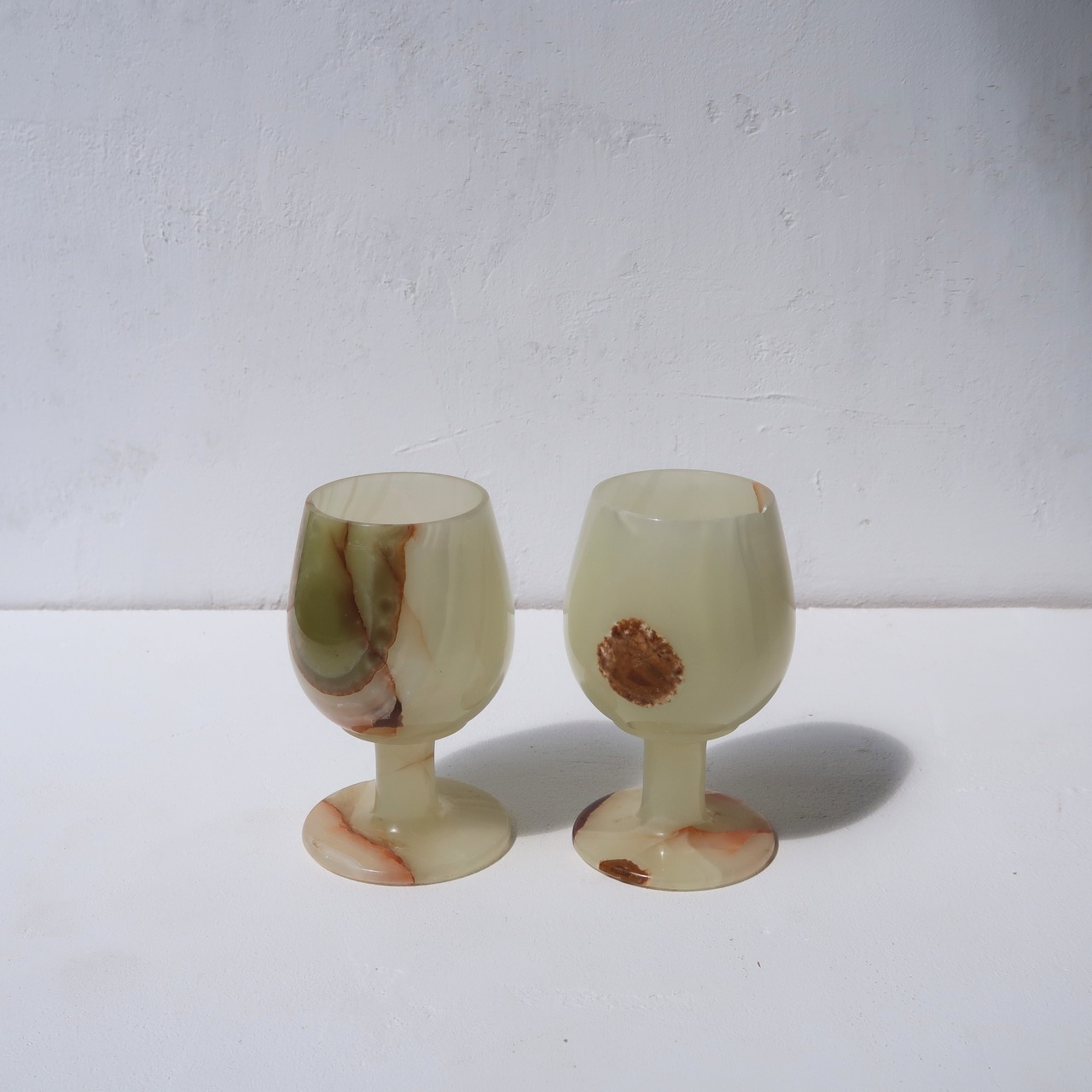 グリーンの石のゴブレット