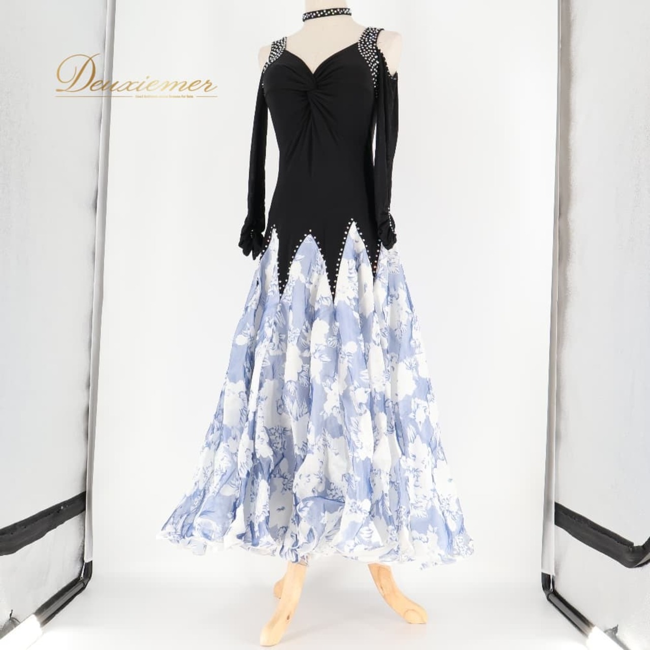 社交ダンス 衣装 スタンダードドレス ワンピース ドレス ブラック系 ホワイト系 ブルー系 青 白 水色 黒 レース 花柄 フリル ダンス パーティ 発表会 軽い レディース フレア フラワー 舞台衣装 発表会用 ダンスパーティー