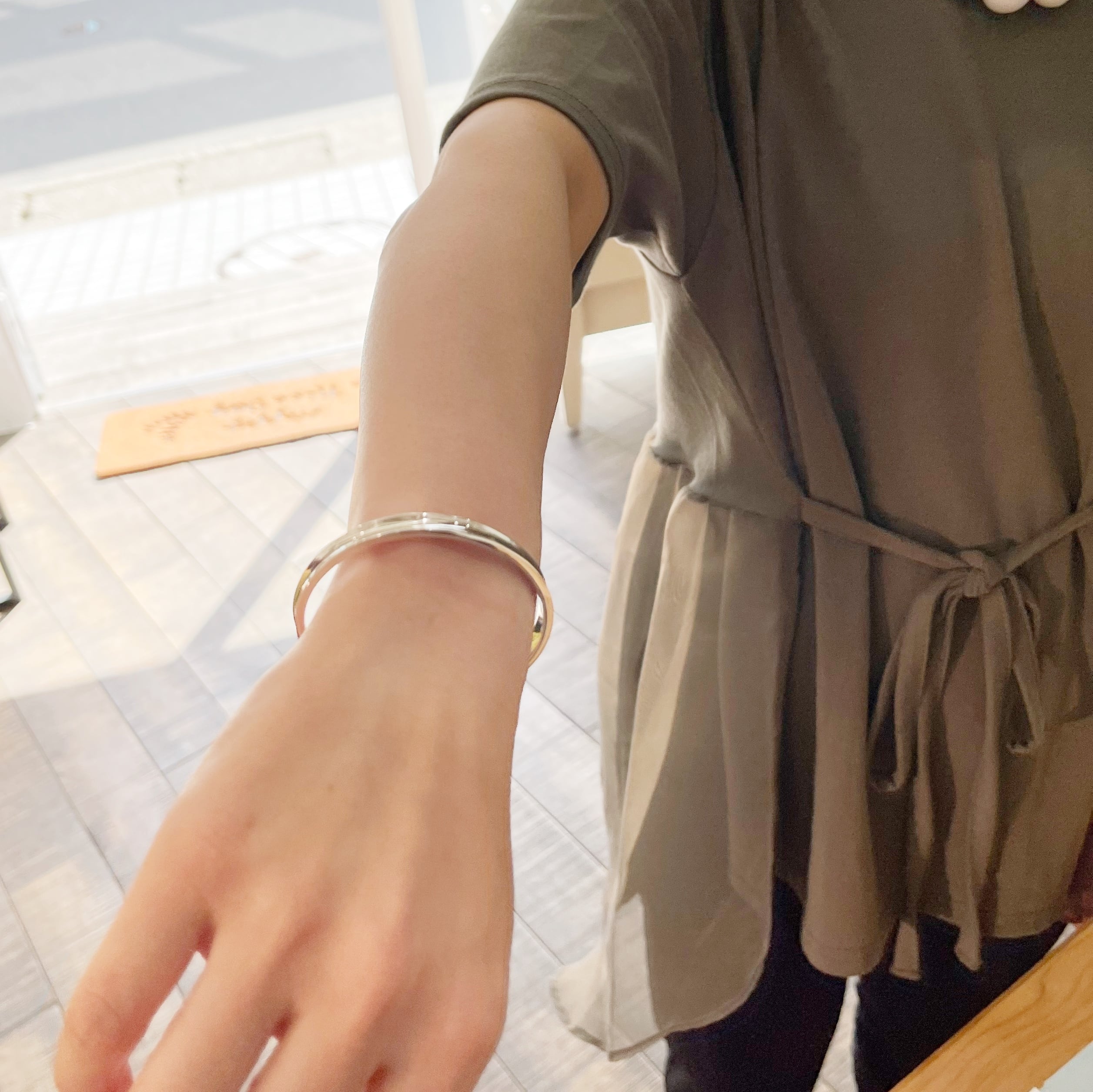 e.m. イーエム　スタッズ　ダイヤモンドポイント　シルバー　バングル e.m. イーエム スタッズ ダイヤモンドポイント シルバー