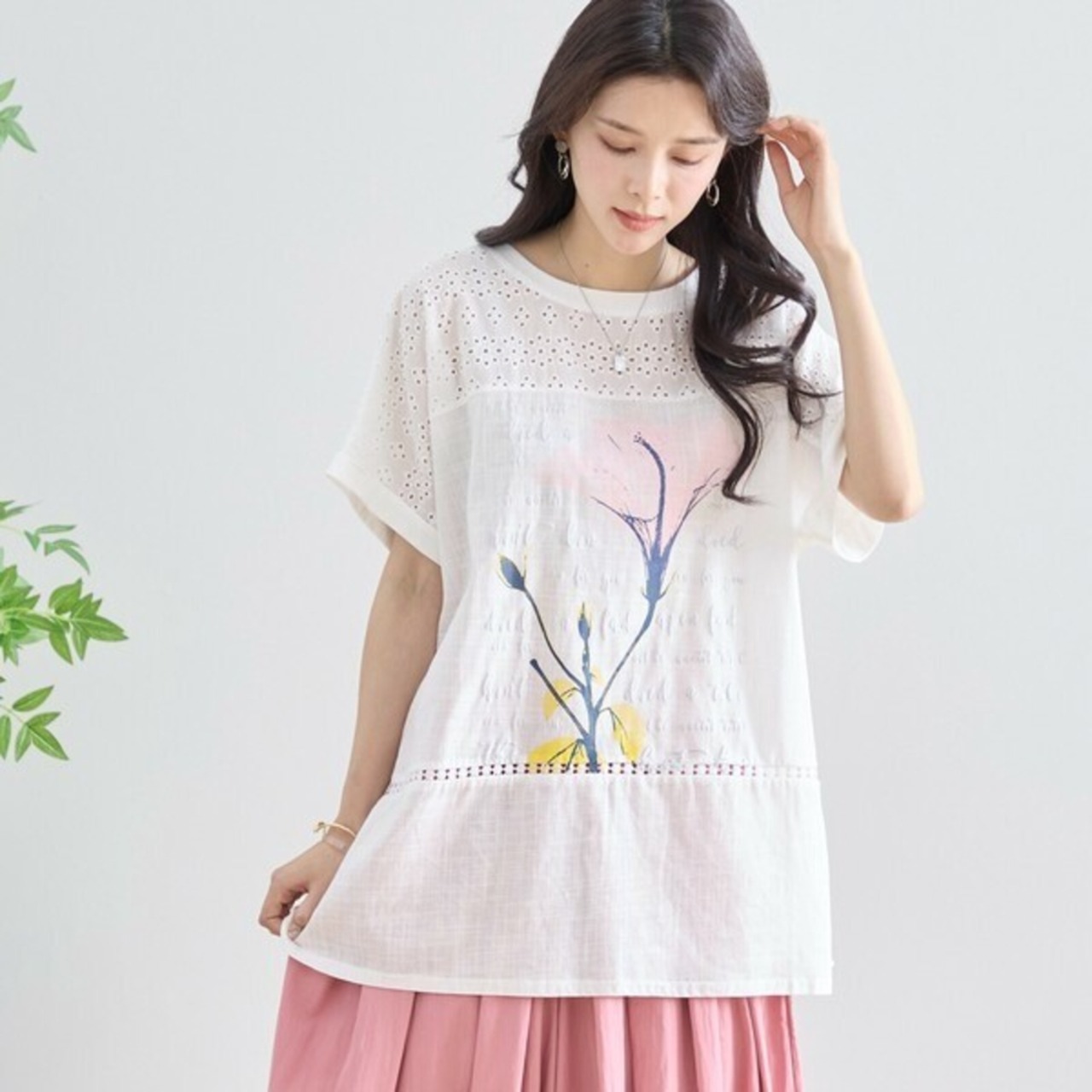 TRUBE レース＆フラワープリントチュニック風Tシャツ【L~LL】ホワイト