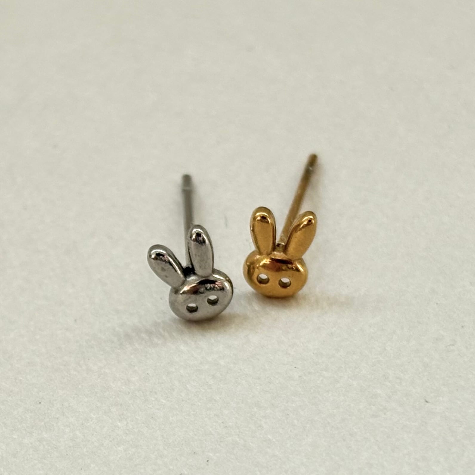 かすう工房 2020年 三ヶ日限定 大黒天鼠TOP＋ピアス＋チェーン セット 楽天市場】クロミ 20周年 ピアス 2個/両耳用 サンリオキャラクターズ