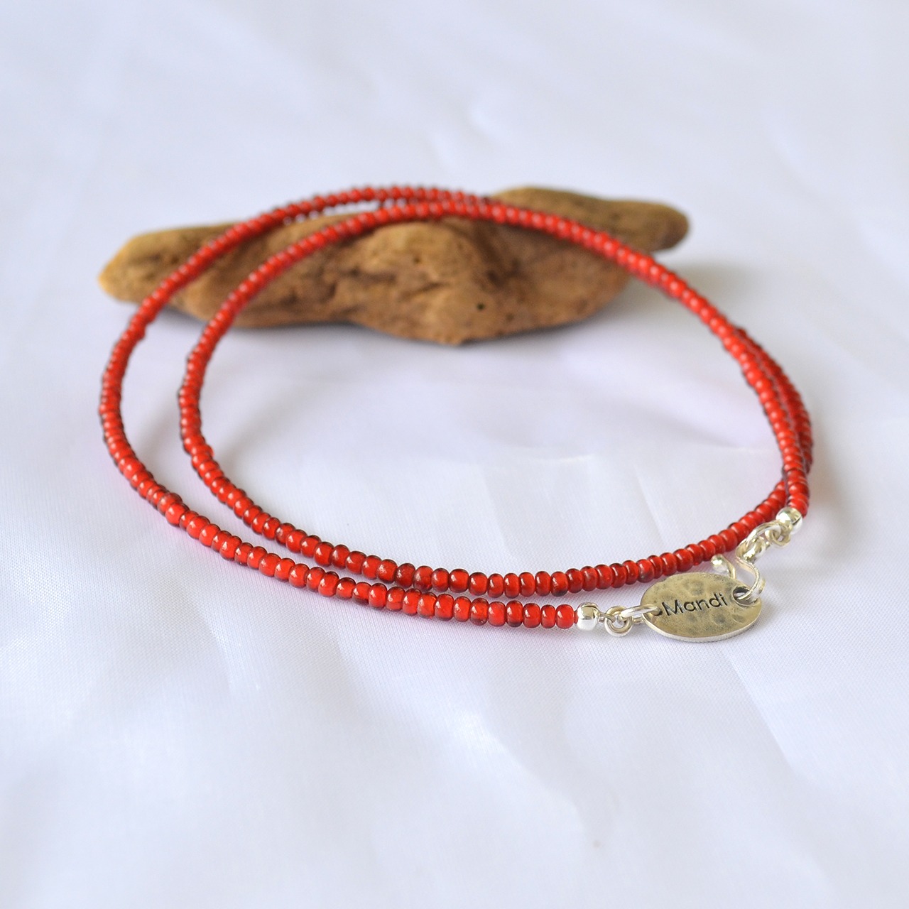 Mandi/マンディ Small A. Beads Necklace(50cm)(Red)