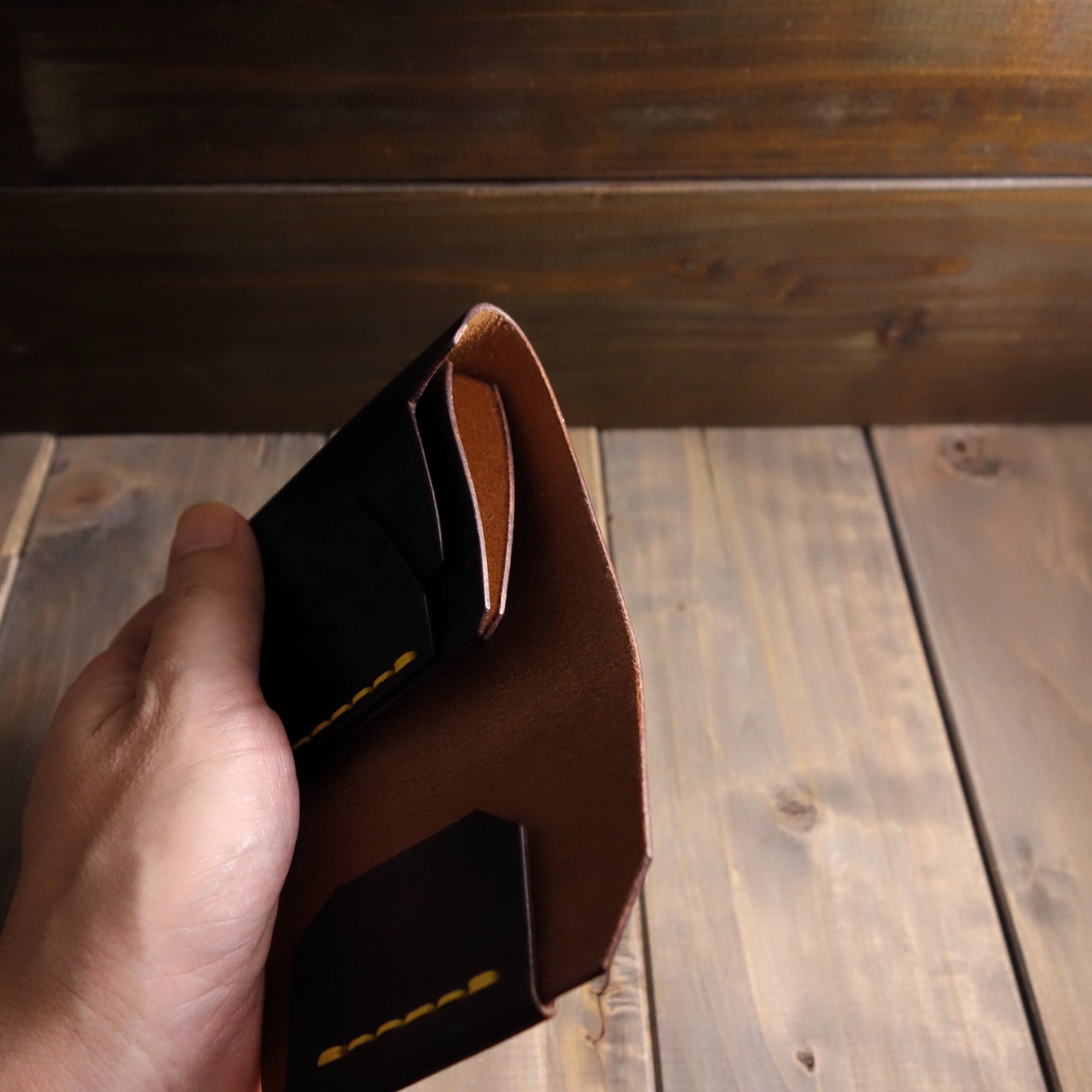 Cluade】三つ折りカードウォレット / Tri-Fold Wallet 茶芯黒 C.B.