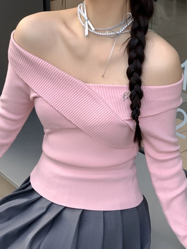 肩見せで叶えるさりげない色気 オフショルダーニットトップス フェミニン セクシー 長袖 春 秋 お洒落 大人可愛い 細見え 美シルエット 大きいサイズ 韓国 CH10887