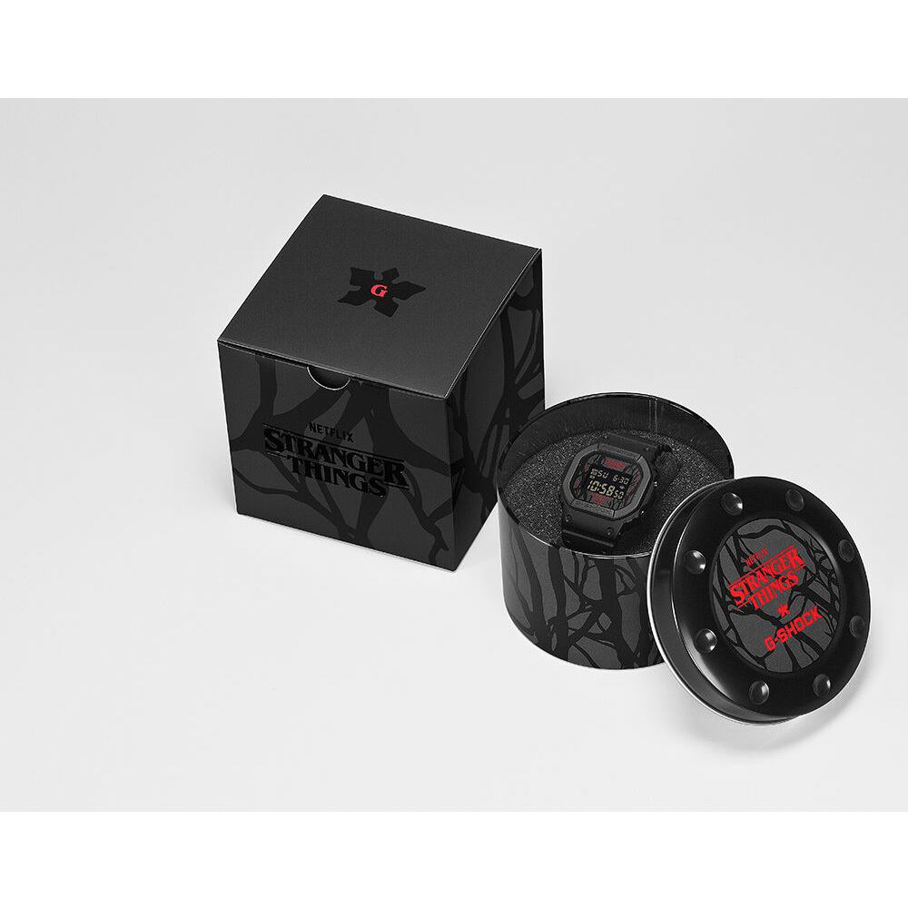 先行予約】Stranger Thingsコラボ G-SHOCK DW-5600STT-1JR