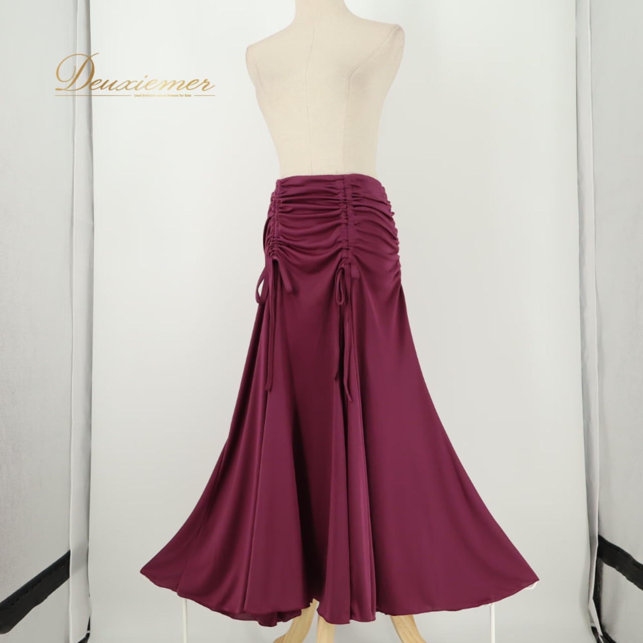 社交ダンス 衣装 Sanline サンリーヌ スカート レッスンウェア パープル系 紫 無地 シンプル フレア ギャザー リボン 華やか かわいい おしゃれ 上品 大人っぽい ダンス 練習 レッスン ダンス衣装 練習着 社交ダンス衣装