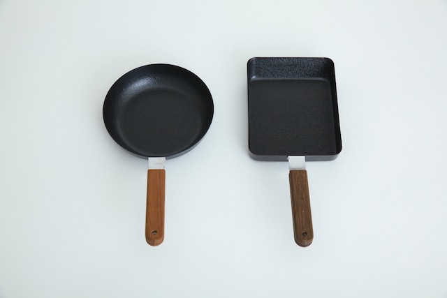 鉄の玉子焼器　四角