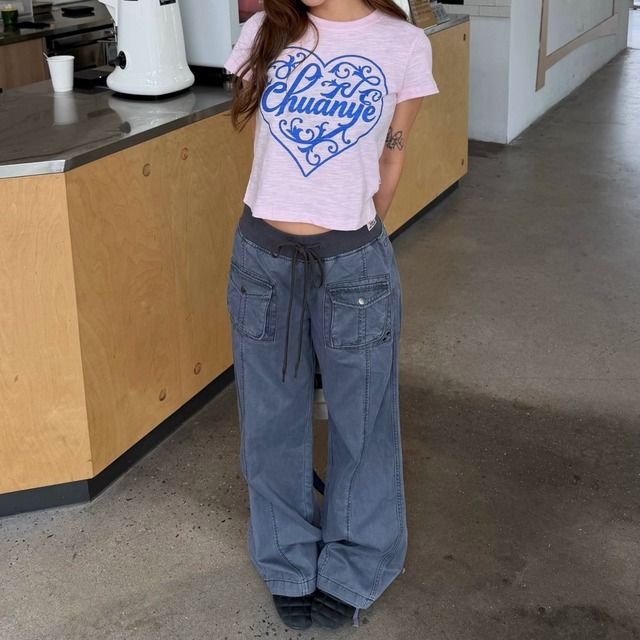 アラベスクハートグラフィッククロップドTシャツ 2col   R02449