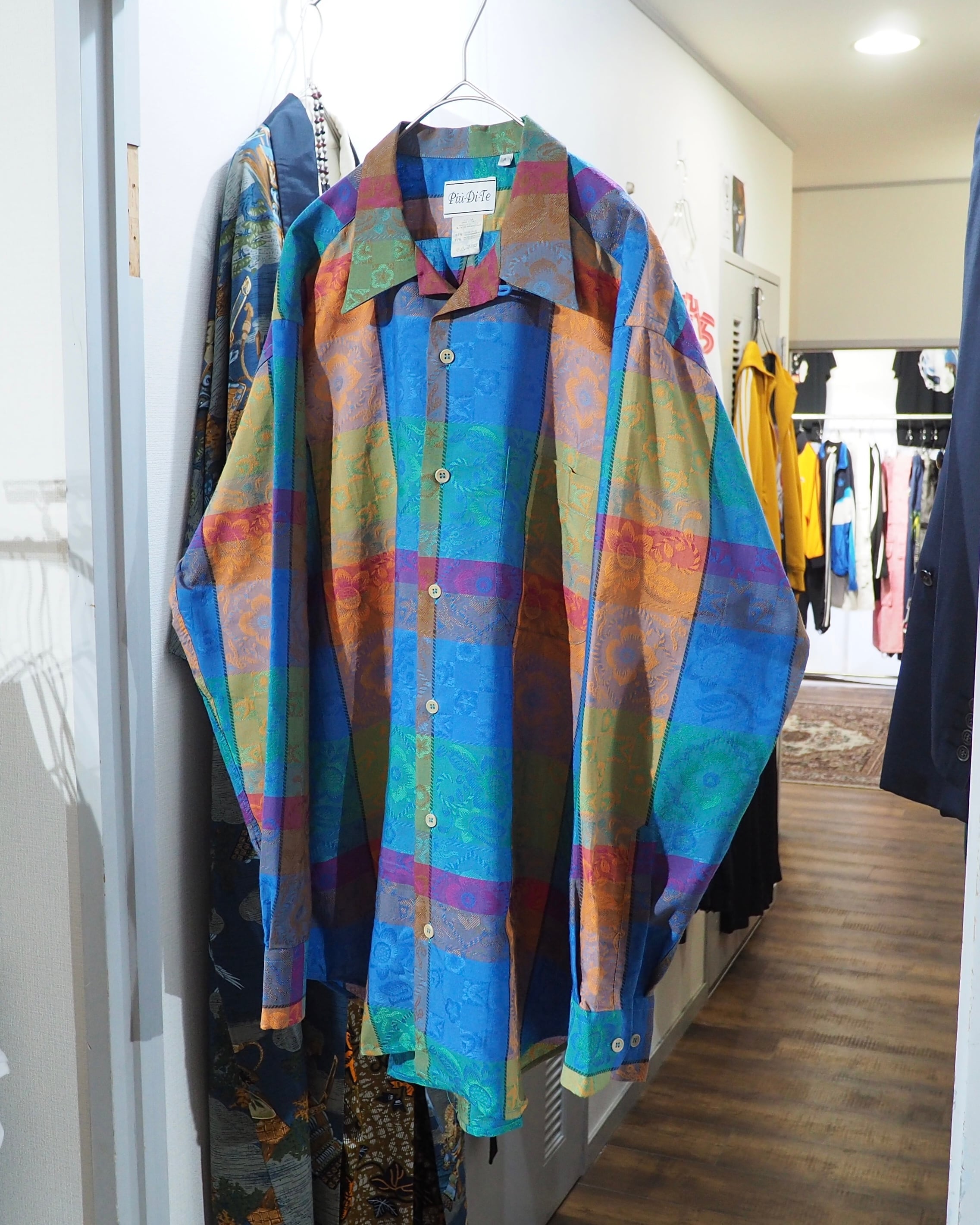 " Made in Italy " Multi color Block × Beautiful Flower Embroidery vintage Open collar Shirt
