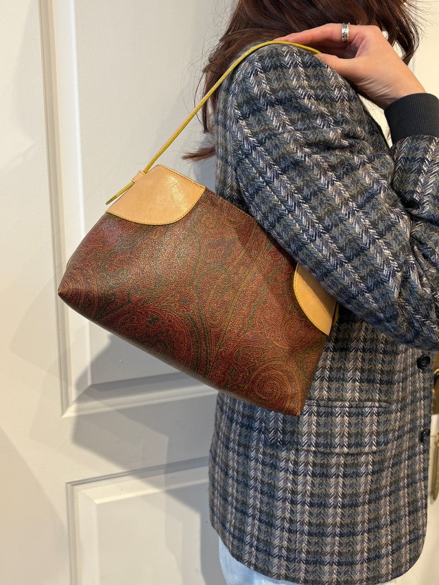 ETRO / vintage paisley beige leather hand bag.