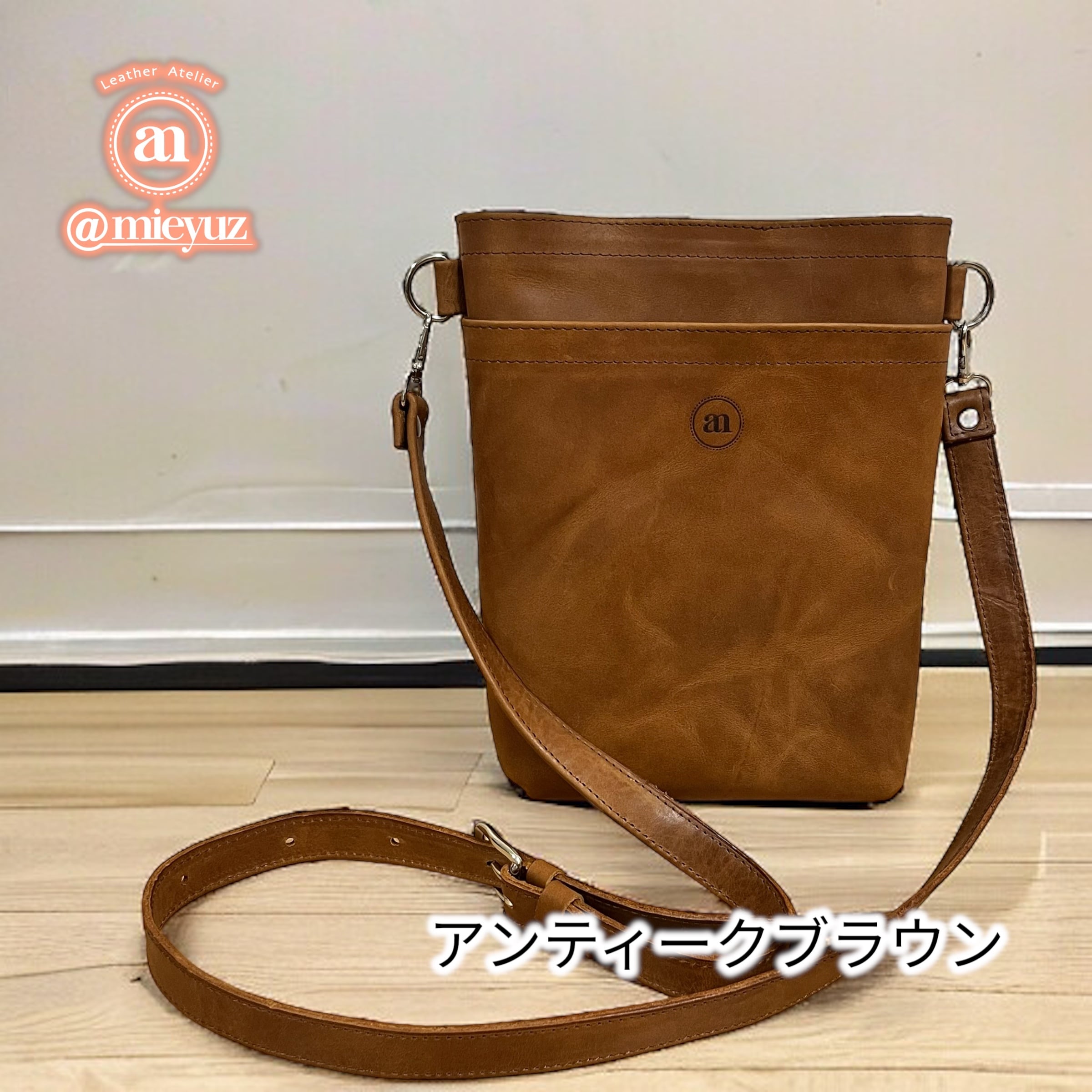 受注生産】レザーサコッシュ【マチあり】 たつのレザー 本革 選べる