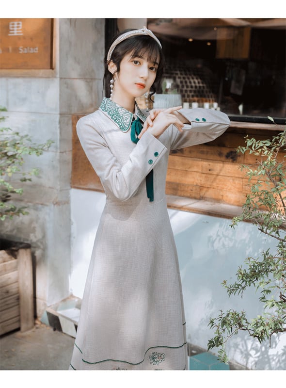 チャイナ風ワンピース 民国風ワンピース ロング丈ワンピース チェック柄ワンピース 改良唐装 改良漢服 チャイナ風服 中華服 改良型チャイナドレス 普段着 S M L Ll 女子会 同窓会 折り襟 長袖 レトロ ハイウエスト 刺繍 Elegant チャイナ風ワンピース 民国風ワンピース ロング丈ワンピース チェック柄ワンピース 改良唐装 改良漢服 チャイナ風服 中華服 改良型チャイナドレス 普段着 S M L Ll 女子会 同窓会 折り襟 長袖 レトロ ハイウエスト 刺繍 Elegant