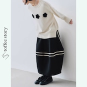 ふわもこブラックフラワー:ゆったりシルエットのモノトーンニット i0460