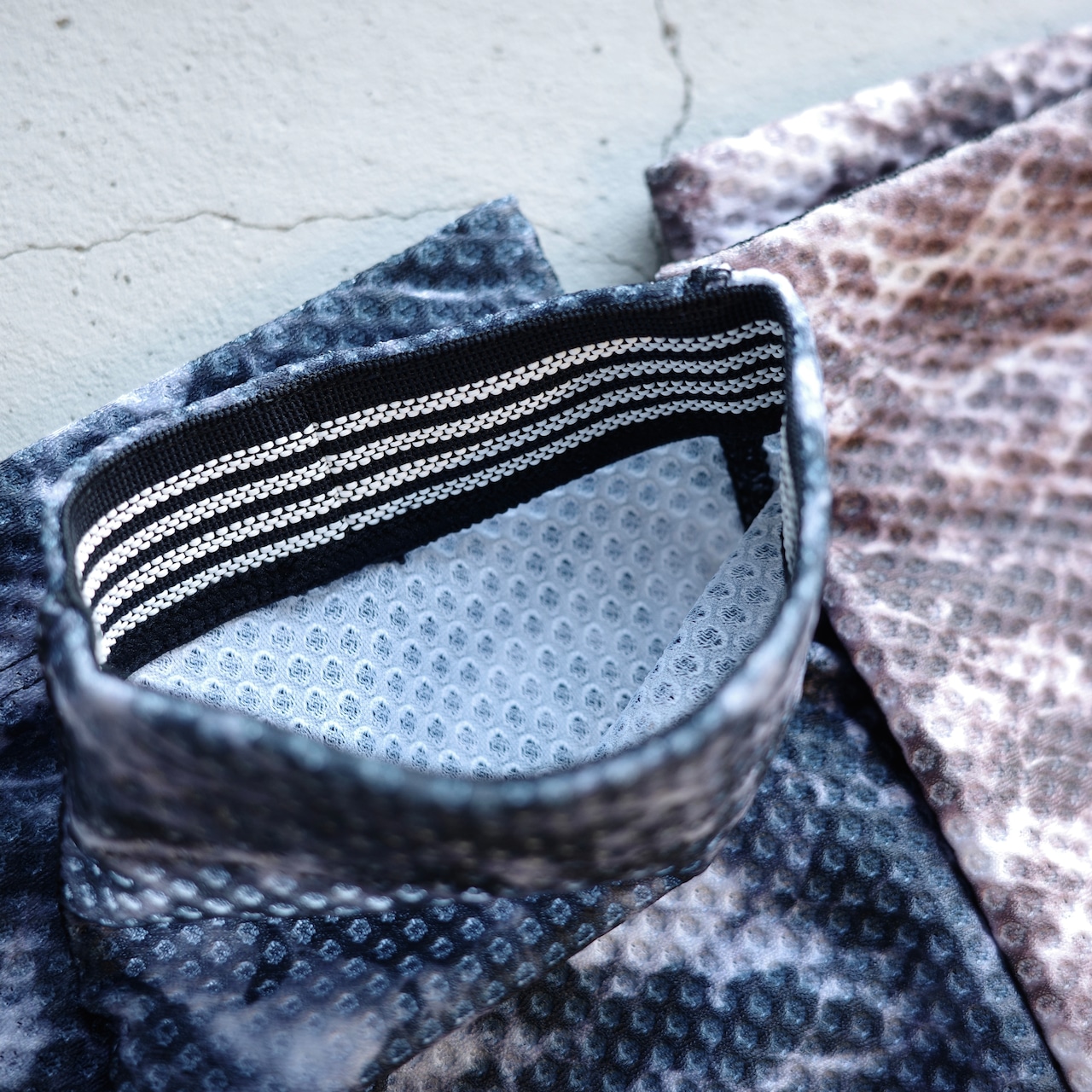 UTILITY ARM SLEEVE / MARBLE