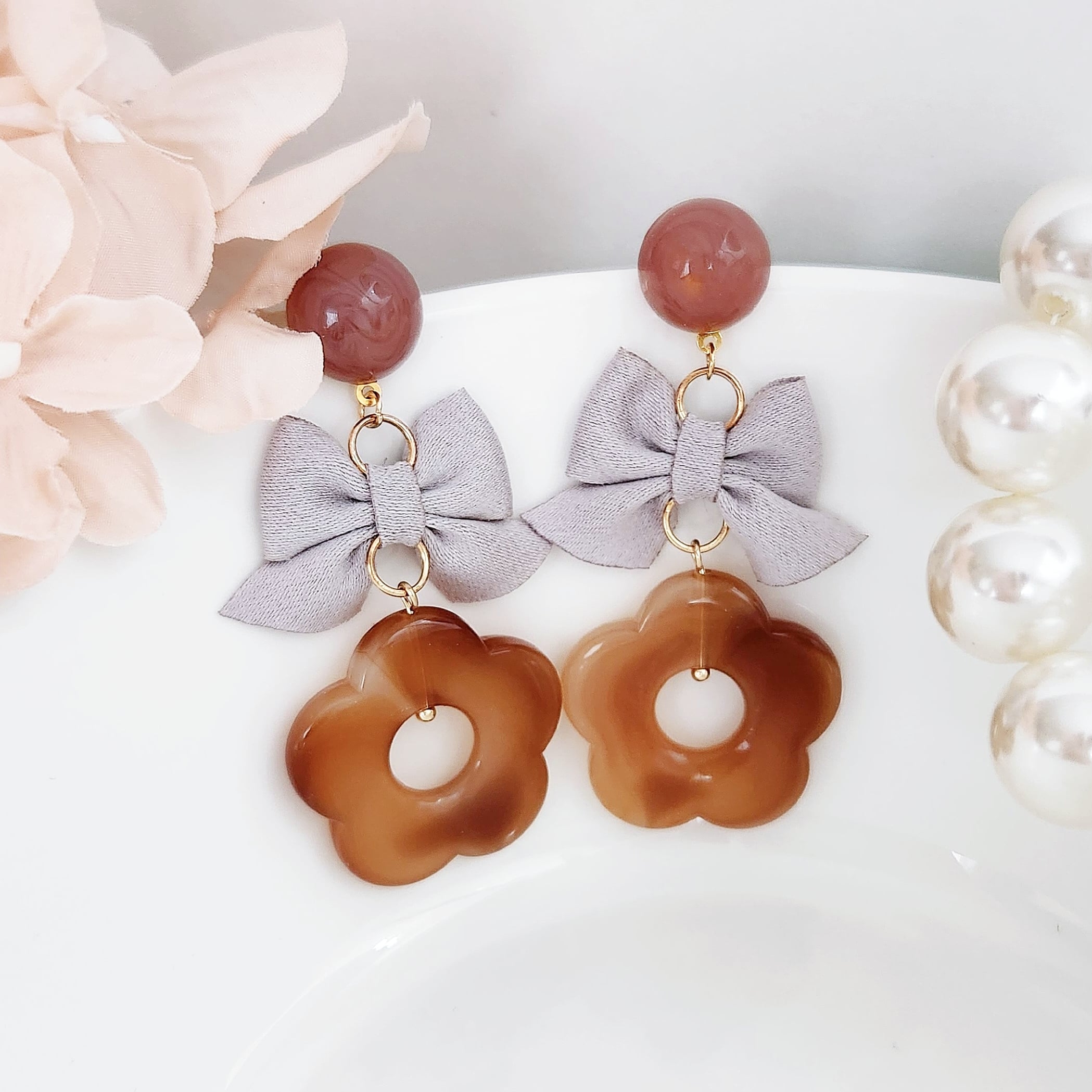 レジン カボション ピアス ハンドメイド イヤリング変更可 フラワー