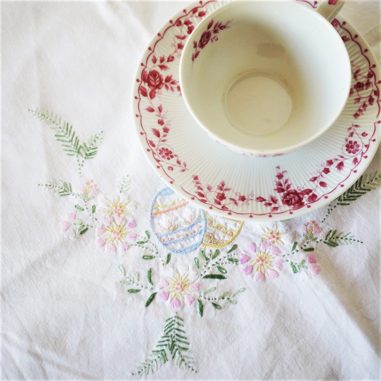 イースターエッグ 刺繍テーブルクロス ドイツ