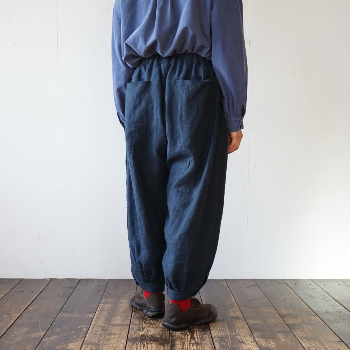 フランネルリネンタックパンツ［ネイビー］［股下55cm］ | minimatoi
