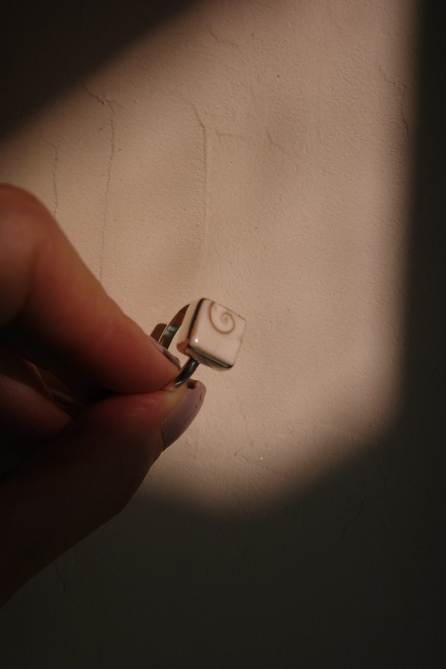 vija Spiral Shell ring