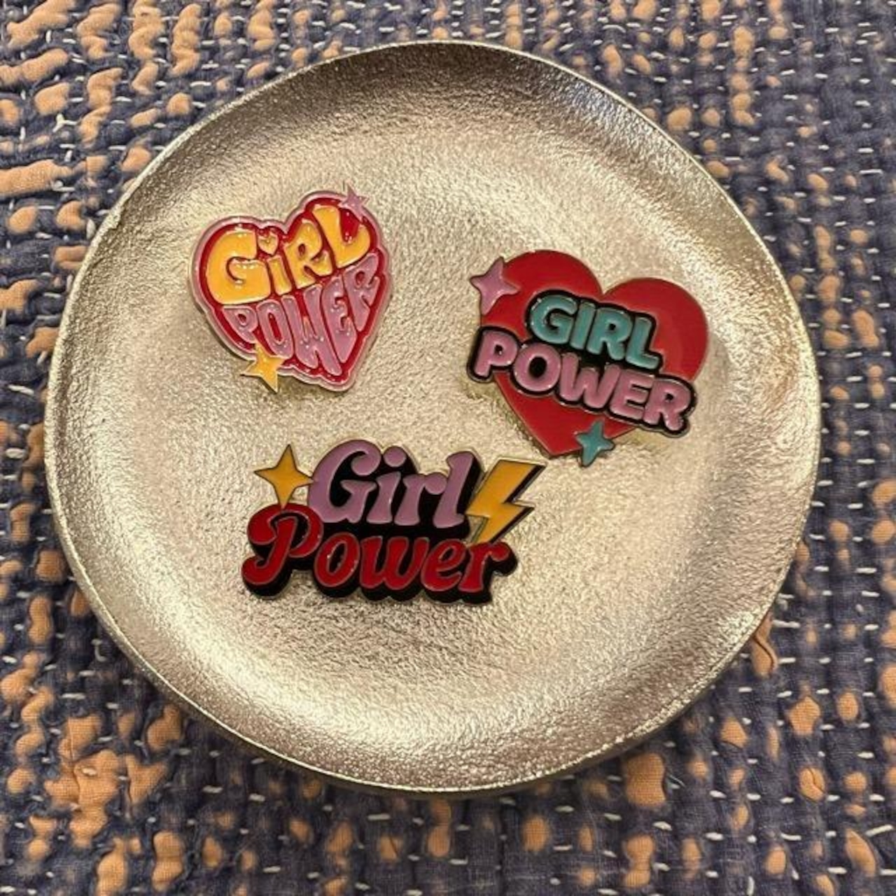 TOPANGA Jewelry　pin brooch　Neon Heart Girl Power　ピンブローチ　ネオンハートガールパワー　プレゼント　ギフト　