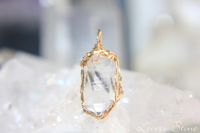 プラチナクォーツ(ブルッカイト)ワイヤーアートペンダント