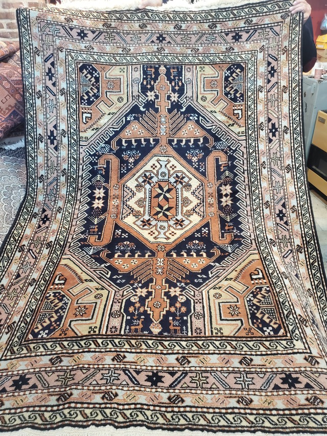 絨毯クエスト51【No.31】※現在、こちらの商品はイランに置いてあります。ご希望の方は先ずは在庫のご確認をお願いします。