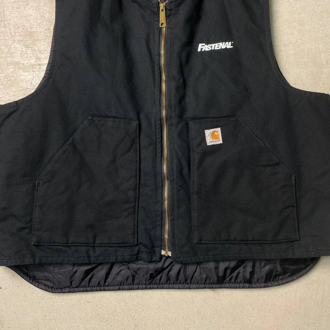 Carhartt カーハート 企業ロゴ刺繍入り ダック地 ベスト キルティング 